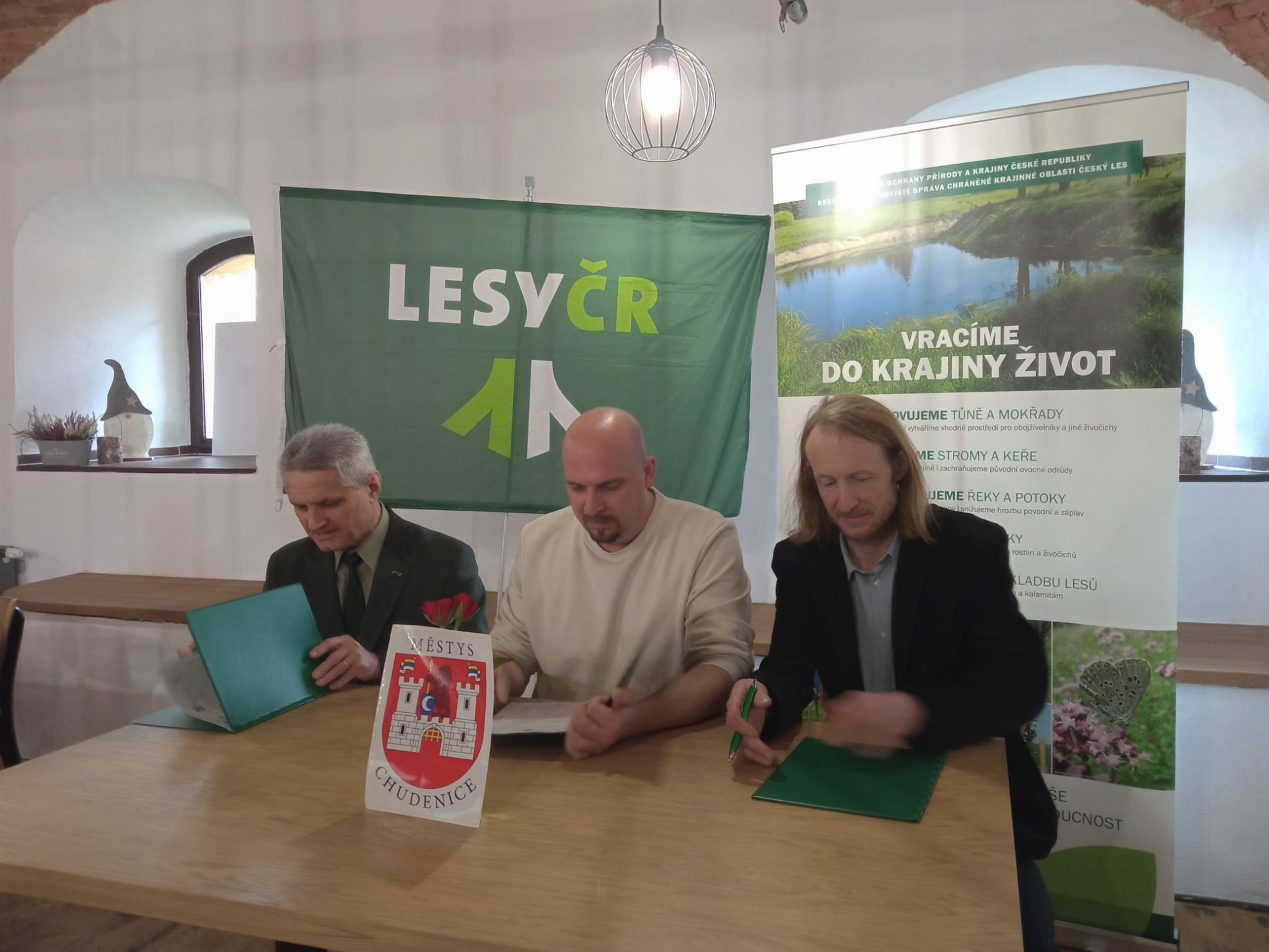 Podpisy trojdohody - Americká zahrada.